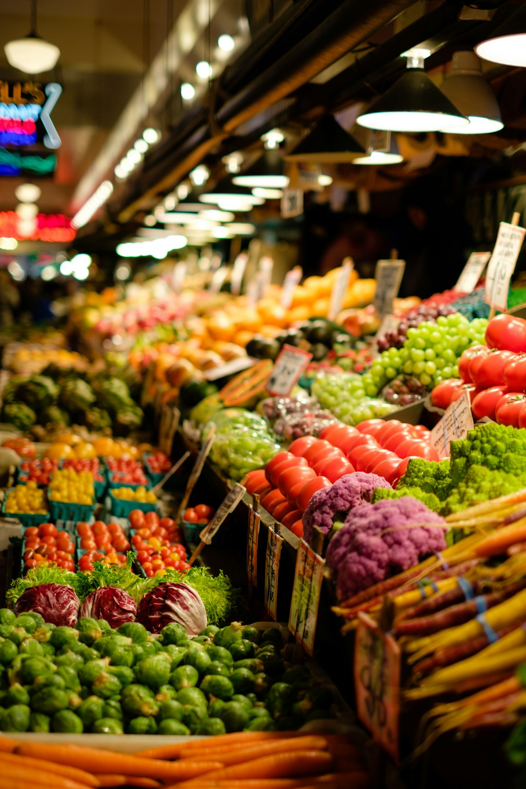 Photo by Thomas Le vegetable stand photo